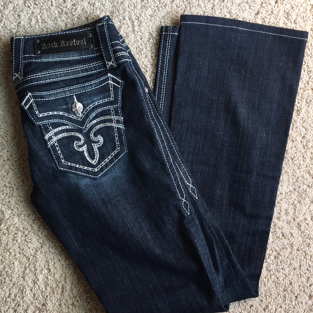 Like New Rock Revival Boot Cut Rhinestone Jeans